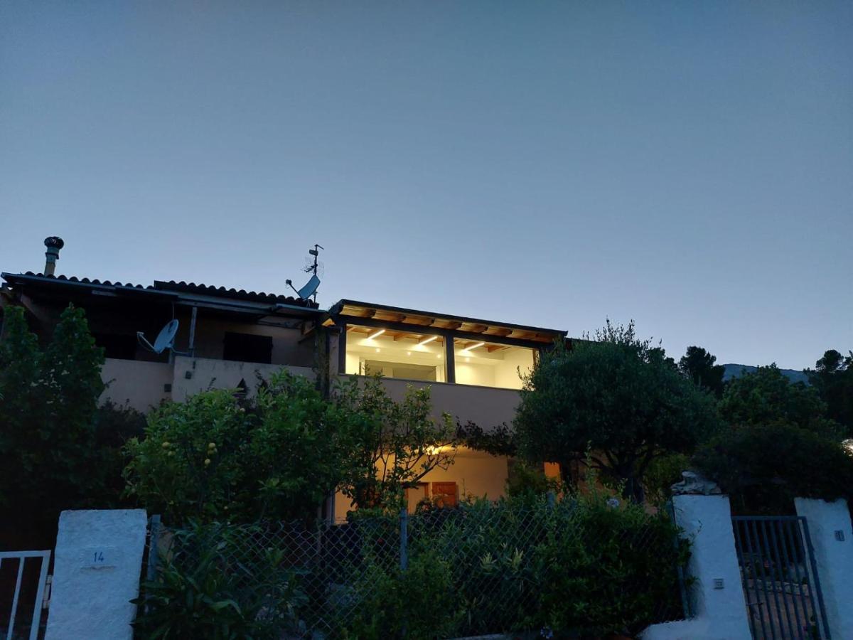 カーラゴノネMama House Con Vista Mareアパートメント エクステリア 写真